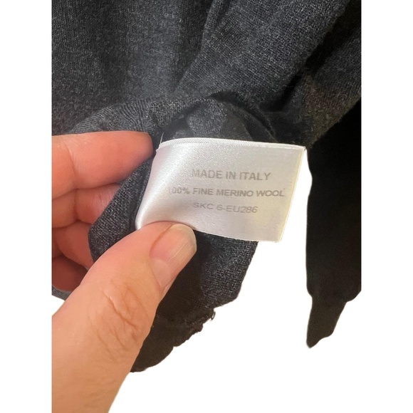 Dunhill London V-Neck Long Sleeve Ribbed Hem Cuffs Wool Lightweight Sweater M - Picture 3 of 5